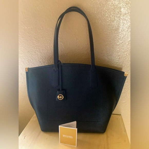Michael Kors Handbags - MK Purse